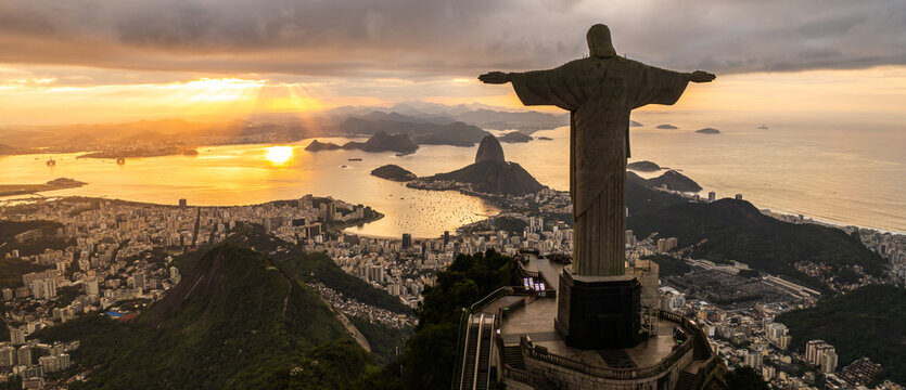 Vue sur le Christ Rédempteur et Rio de Janeiro